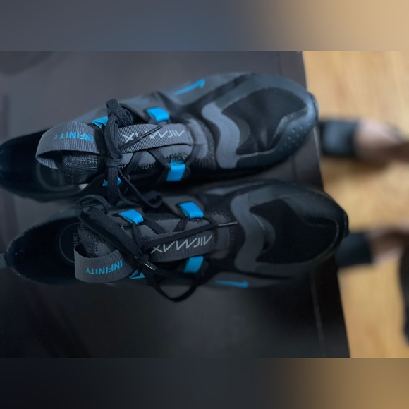 Air Max Infinity - Picture 2 of 2